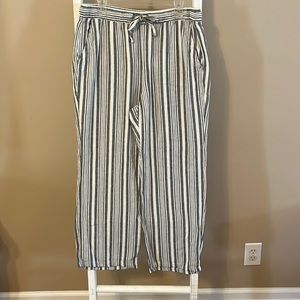 EUC Old Navy wide leg black and cream herringbone linen blend and pants